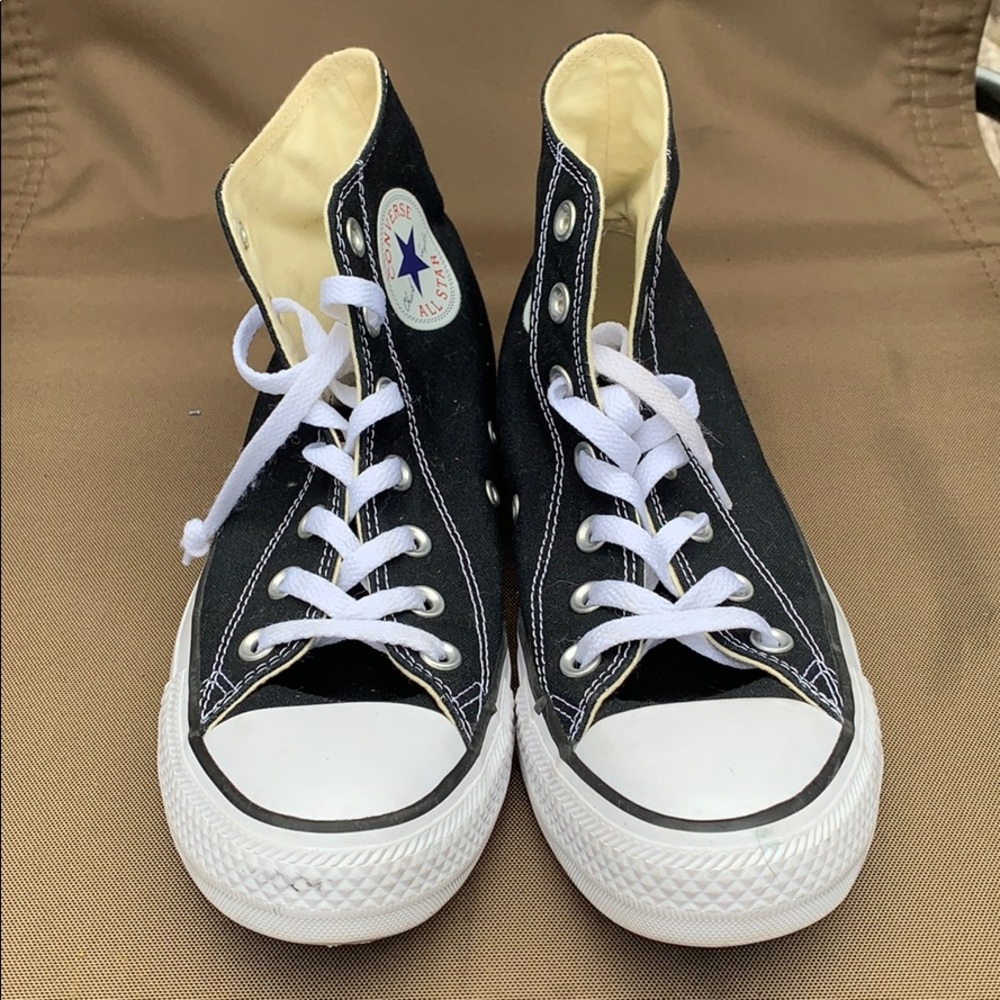 Black high top converse!